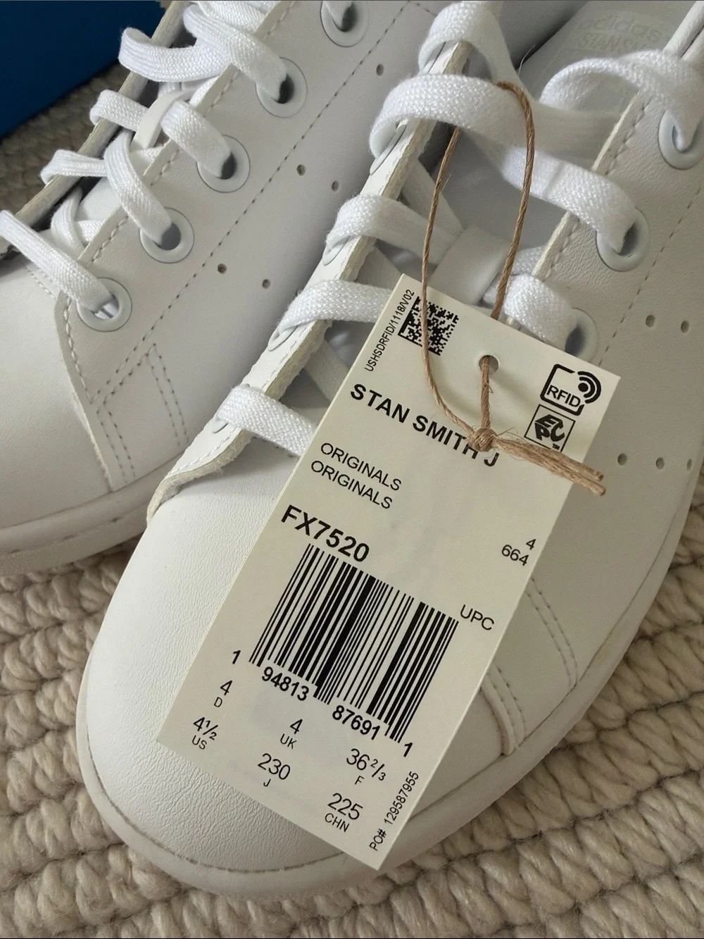adidas kids Stan Smith white leather sneakers size 4.5 NWT